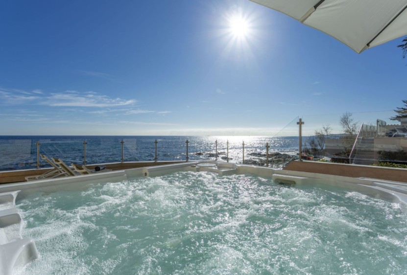 Sea view from the Hot tub